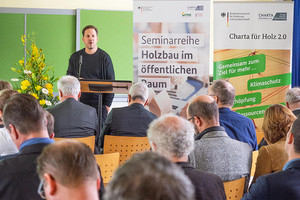 Referent Prof. Dipl.-Ing. Architekt BDA Stephan Birk: "Best-Practice Projekte: Öffentliches Bauen mit  Holz"