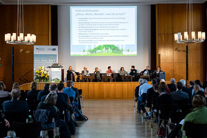 Podiumsdiskussion „Klima, Werte, Wandel – was ist zu tun?“Quelle: BMEL/FNR/photothek