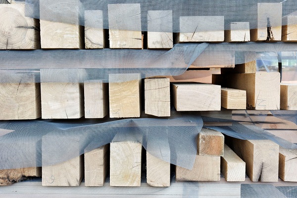 Sechs der über ForestValue geförderten Forschungsvorhaben mit deutscher Beteiligung zielen auf das Bauen mit Holz ab. Beispielsweise entwickelt der Projektverbund hardwood_joint neue Materialverbindungen mit Laubhölzern, die für tragende Zwecke eingesetzt werden sollen. Foto: FNR/Michael Nast